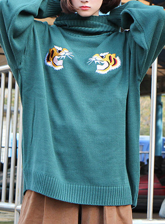 Tiger embroidered loose knit (2 colors)