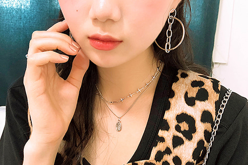 chained ○ ring earring
