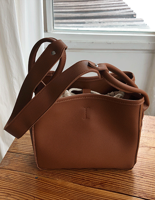 square box shoulder bag (2 colors)