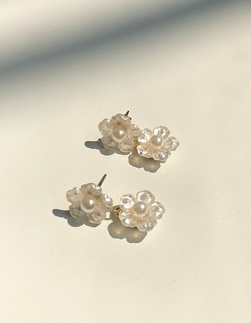 little flower pearl earring