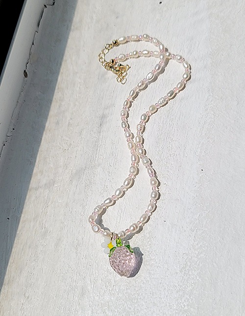 pearl with one strawberry necklace