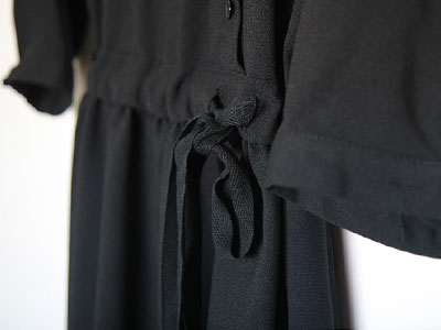 side button ribbon long dress