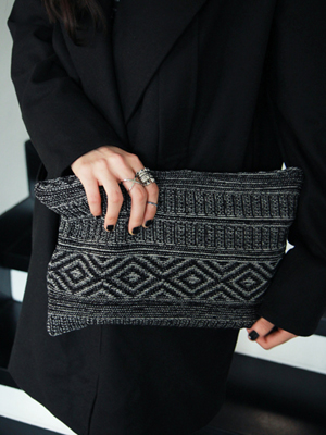 geometry knit clutch (3 color)