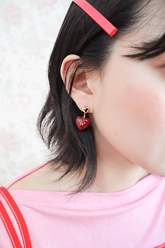 Middle Age heart earring (2 colors)