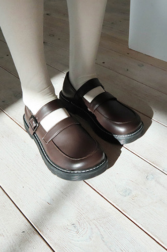 Stitch buckle loafer (2 colors)