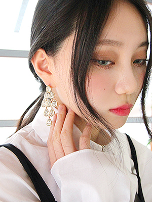 diamond teardrop earring