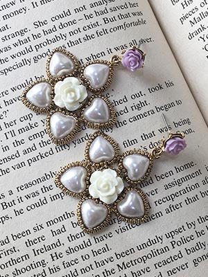 heart pearl flower earring (2 colors)