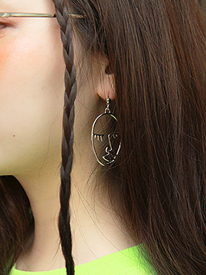 metal drawing earring (2 types)