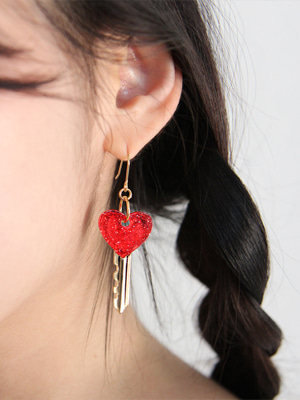 heart key earring