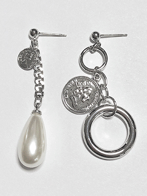 coin ring + teardrop pearl earring