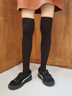 thick golgi knee-socks (2 colors)