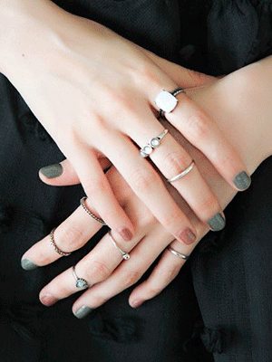 gemstone 8 set rings