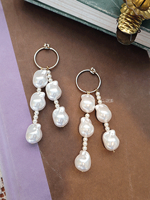 2 line melting pearl earring