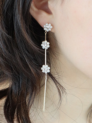 3 flower chain earring