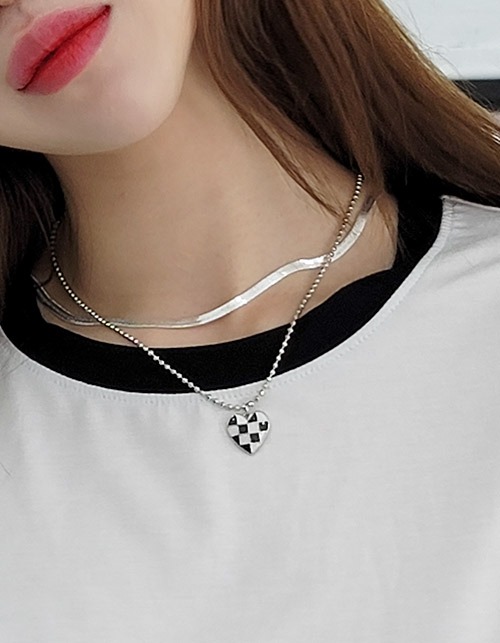 checkerboard heart necklace (2 colors)