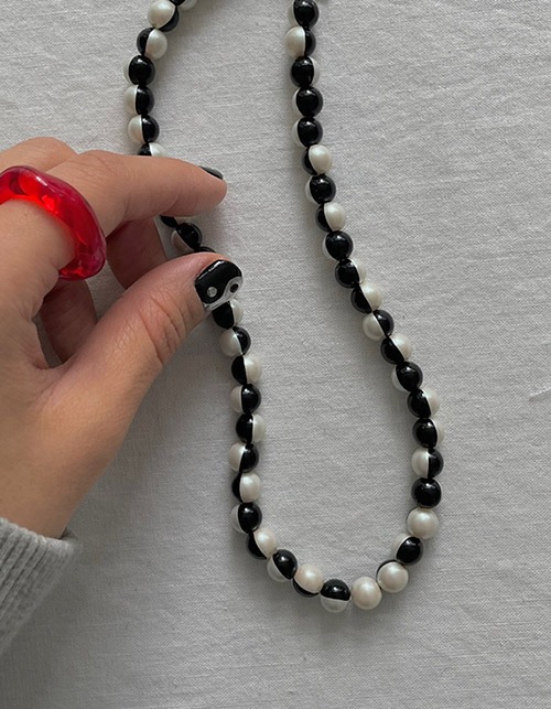 black &amp; white pearl bracelet / necklace