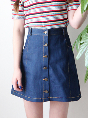 button A-line denim skirt