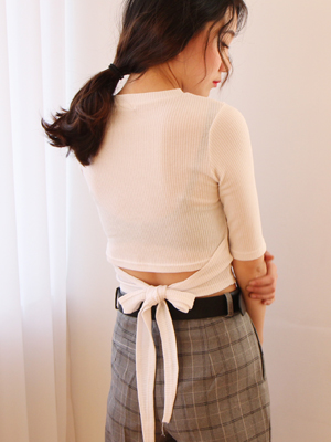 back knot crop top (only white)