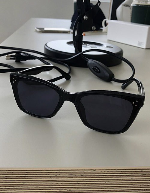 3 point squared sunglasses