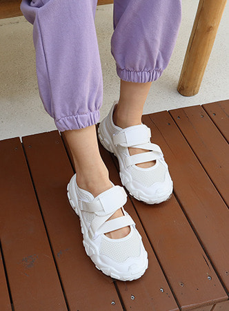 white mesh shoes (5 size)