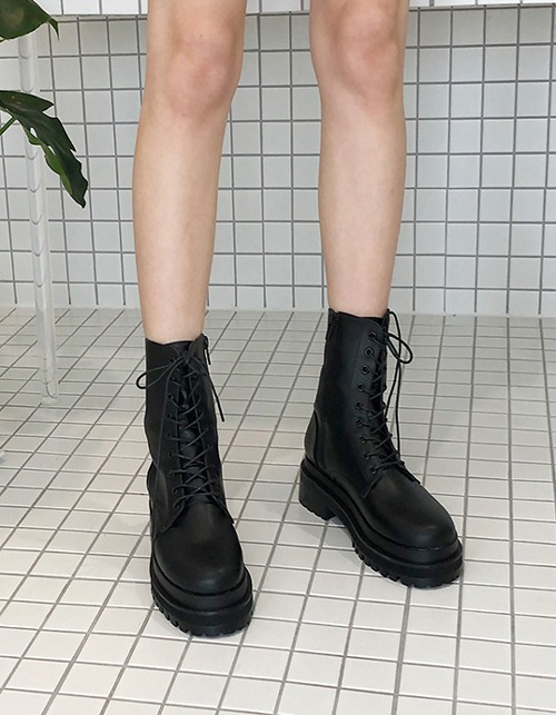 platform lace-up boots (2 colors)