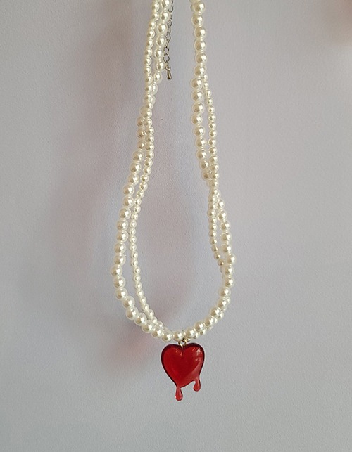 melting heart pearl necklace