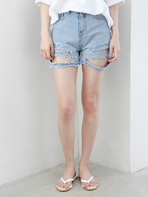 cutting denim shorts (S only!)