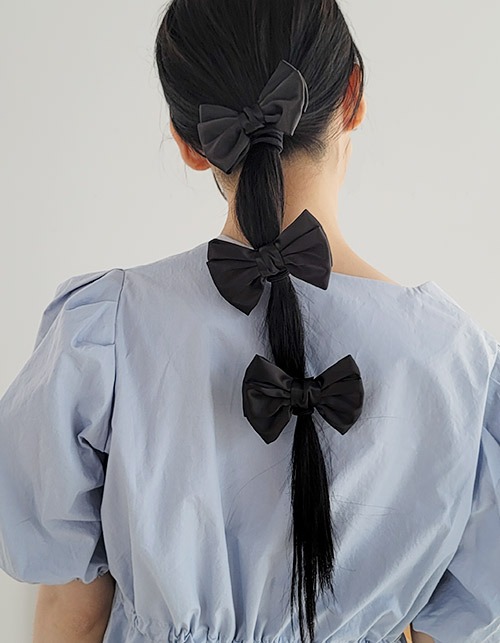 black ribbone hair string