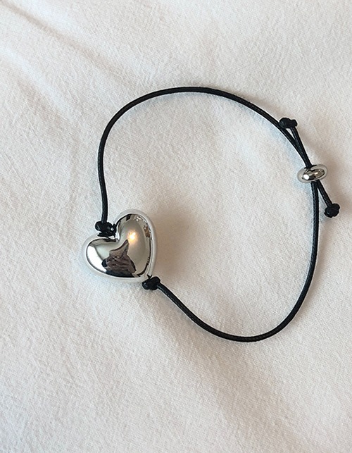 black strap heart bracelet